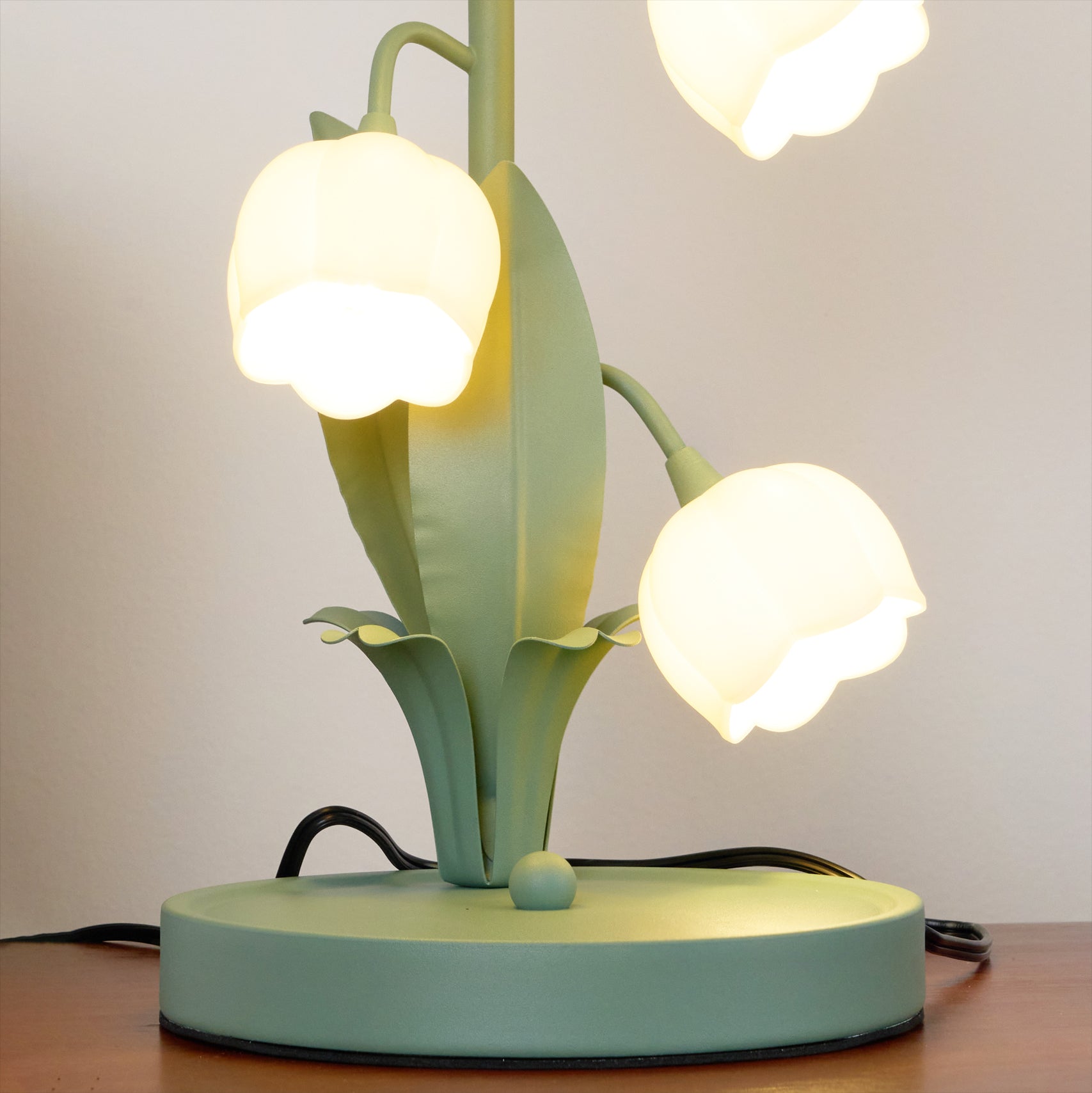 Vintage Flower Table Lamp – LED Bedside & Side Table Lamp